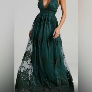 Hunter green floral maxi/. Beautiful/ great condition